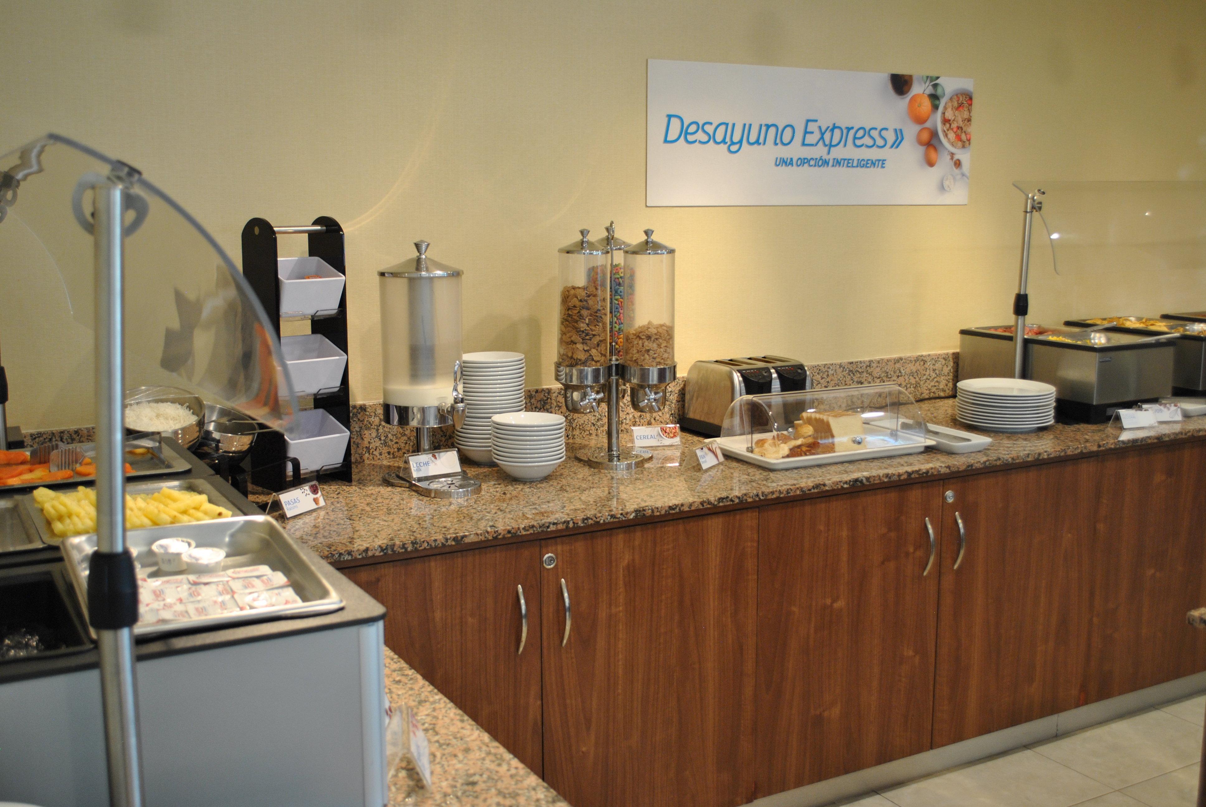 Holiday Inn Express Toluca By Ihg Εξωτερικό φωτογραφία