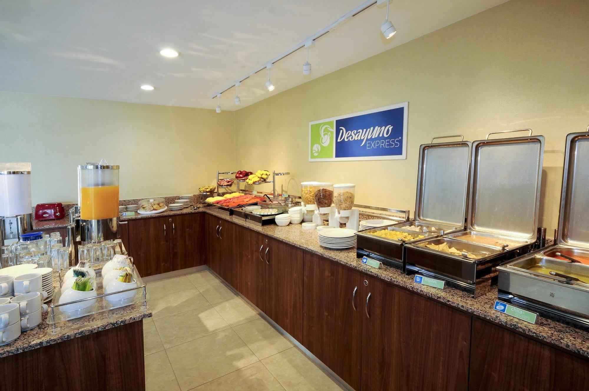 Holiday Inn Express Toluca By Ihg Εξωτερικό φωτογραφία